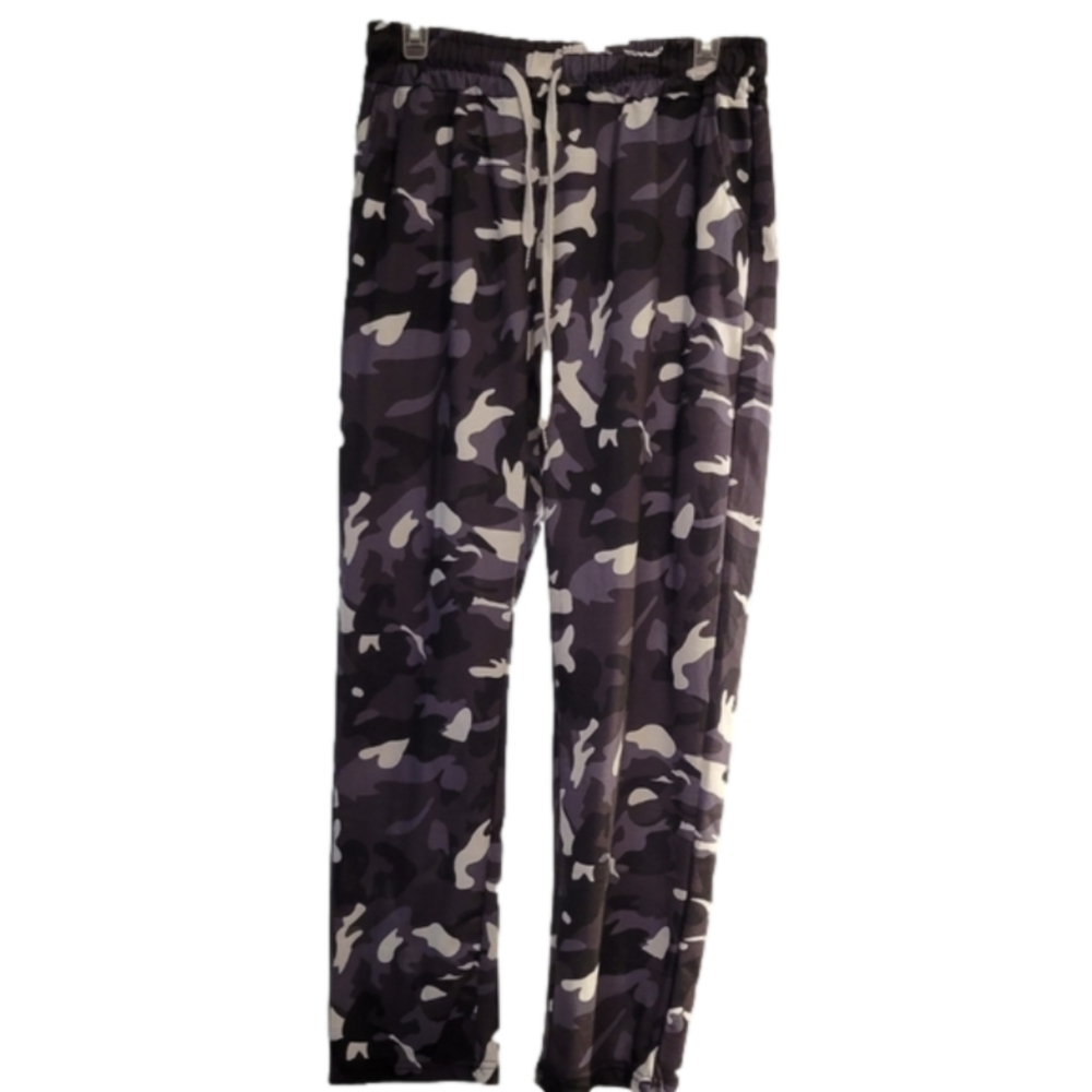 ROMWE CAMO PANTS SIZE MEDIUM